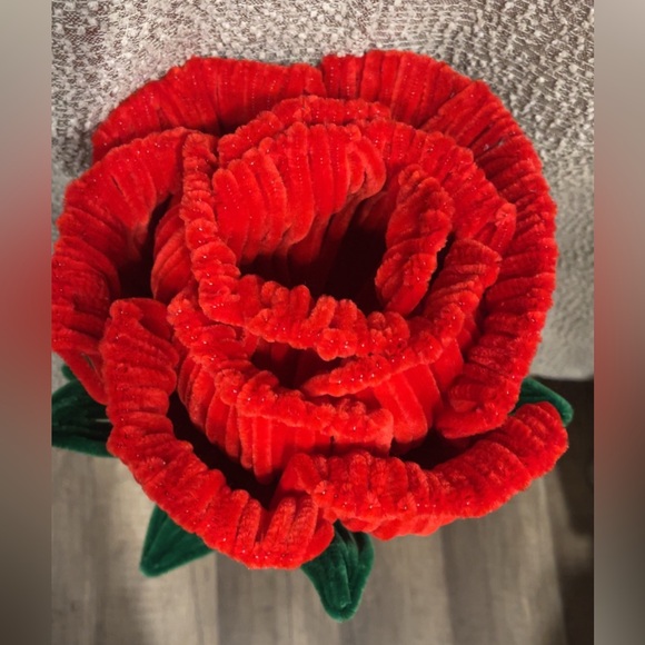 Red Rose - Picture 2 of 4